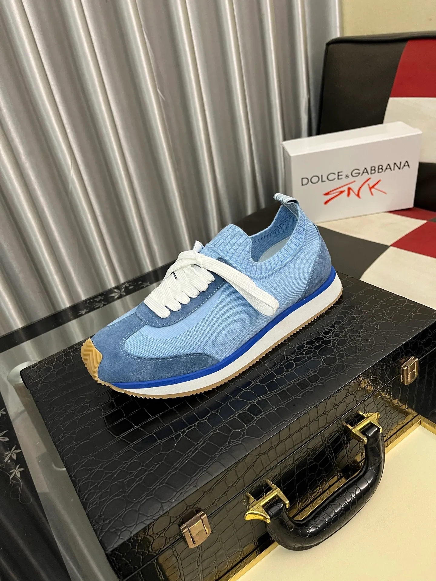 Men's Men's Shoes💰420⌚️⌚️••Dolce&Gabbana••DG✔️High-end men's sports and casual shoes. Original goods from top counters. Original imported cowhide, multi-material splicing design ➕Imported cowhide lining, cowhide feet ➕Original TPR elastic outsole. Size: 36-46🔟Colors available